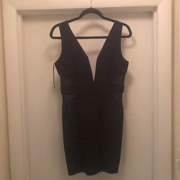 WINDSOR Black fitted dress with mesh side detail - Picture 3 of 6